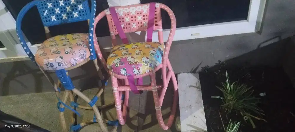 Tempat duduk anak di motor dari rotan