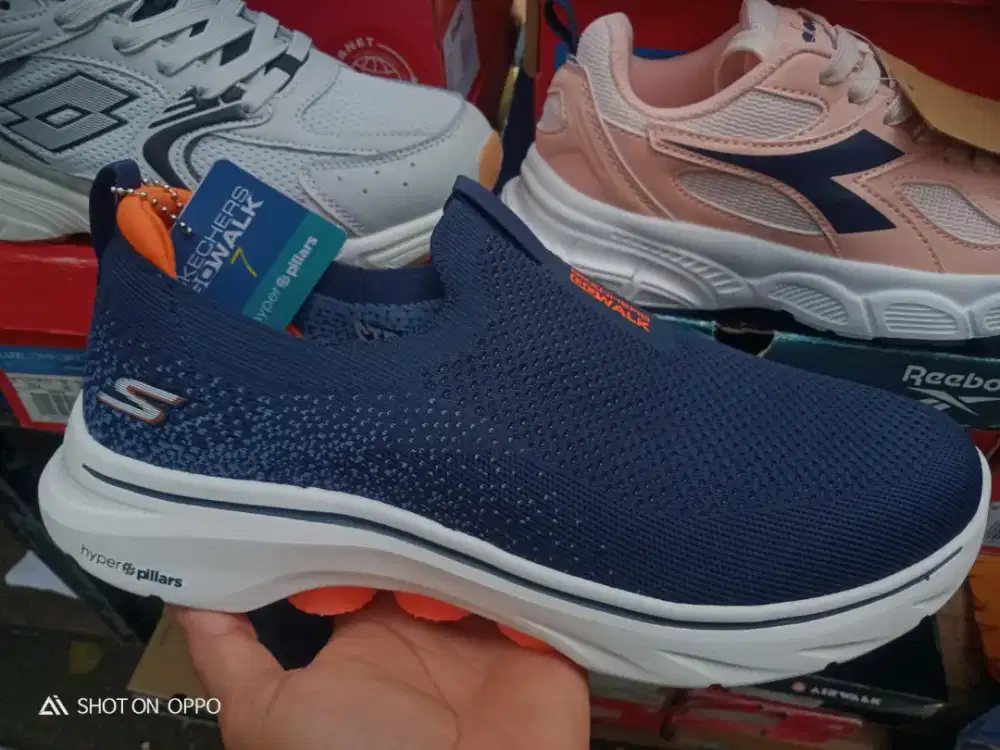 JUAL SEPATU SKECHERS GO WALK 7 MEN SHOES 100% ORIGINAL RESMI BNIB