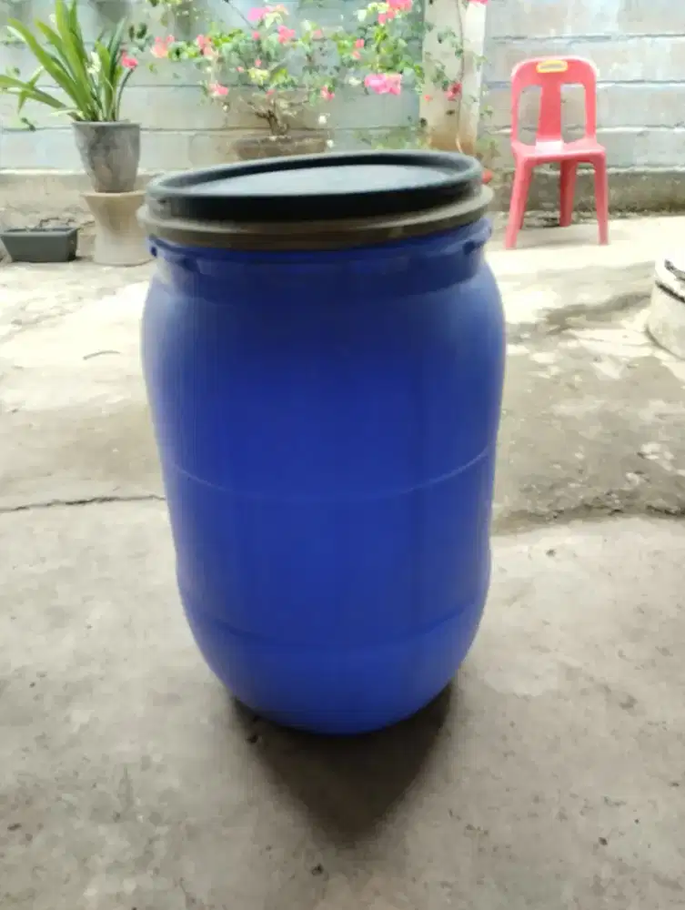 Drum penampungan air
