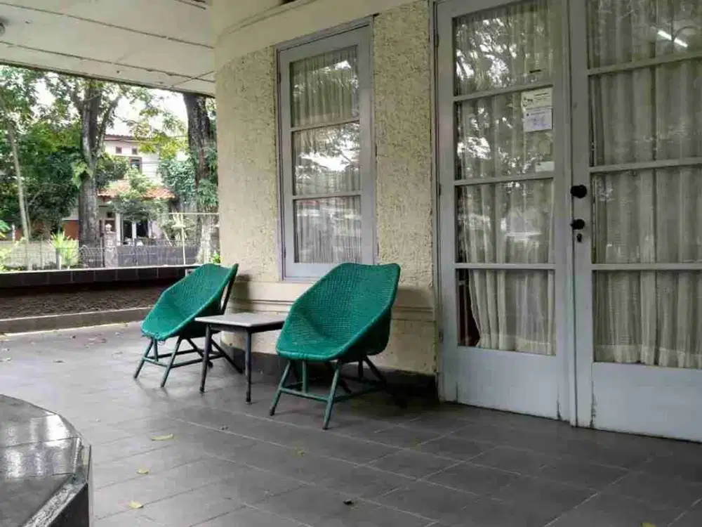 Disewakan Rumah sayap Dago cocok untuk Cafe, Resto, Kantor, Bank, dll
