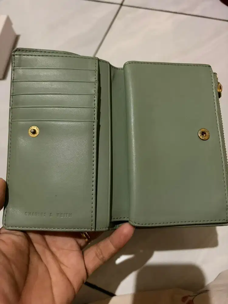 DIJUAL DOMPET CHARLES N KEITH ORI