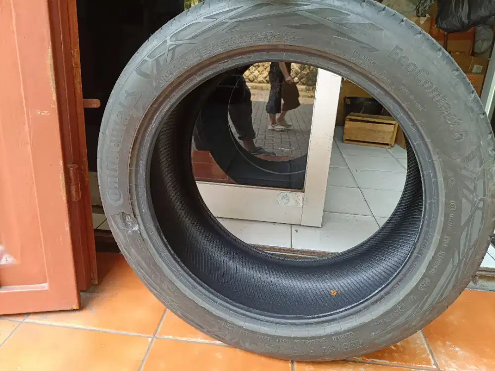 Ban fortuner kondisi 90%