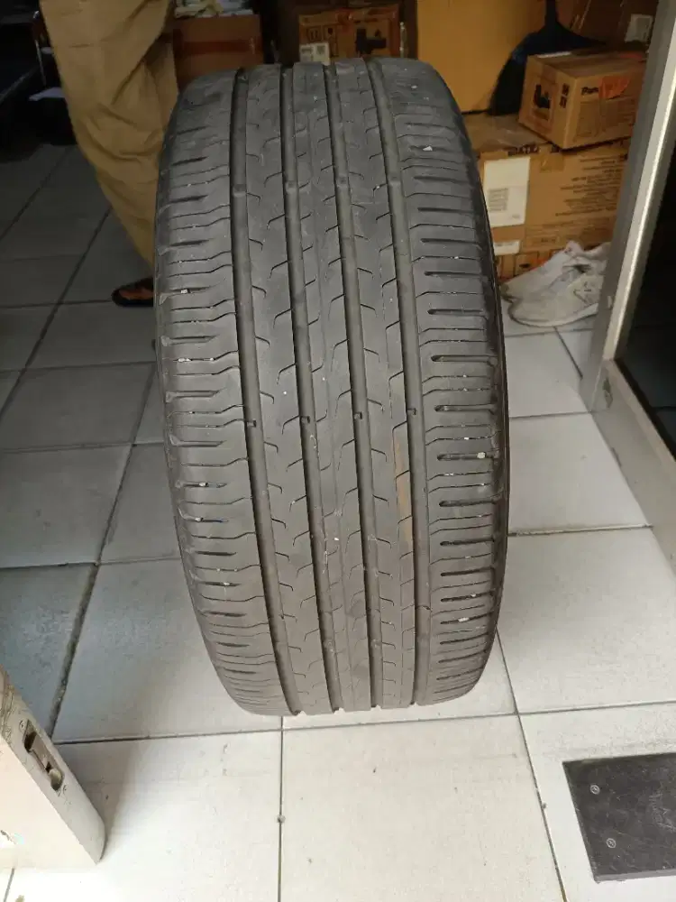 Ban fortuner kondisi 90%