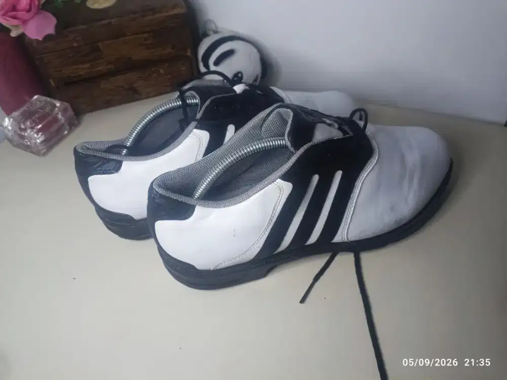 Preloved sepatu golf Adidas