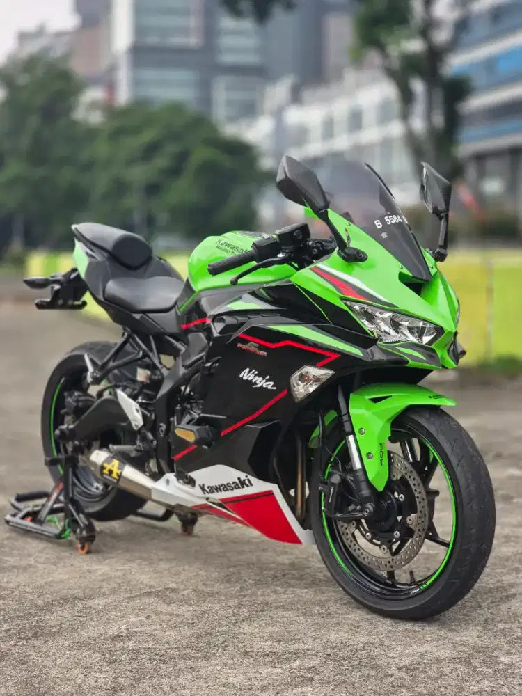 Kawasaki ZX25R ABS With ARROW