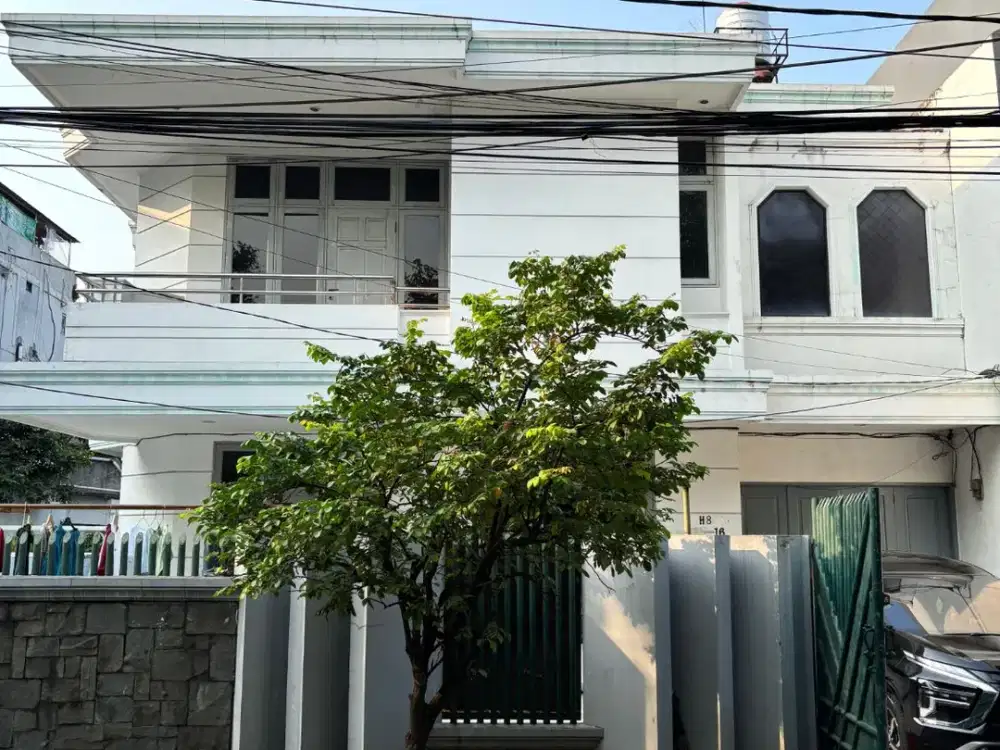 Rumah Hoek Dekat Kawasan Kuliner di Gading Mas Kelapa Gading Jakarta Utara