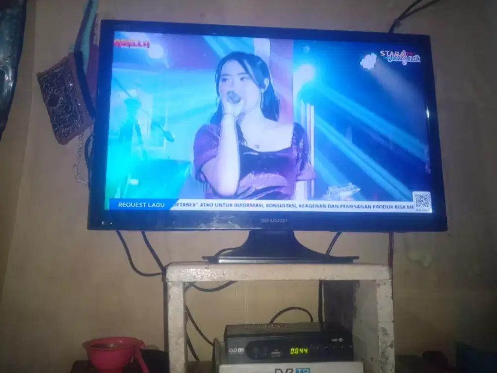 Tv lcd Sharp 24in kondisi normal langsung pakai saja