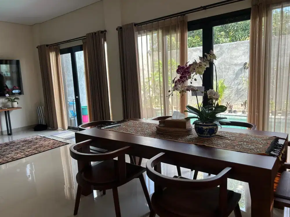 DI JUAL VILLA DI UNGASAN FULL FUNISH DEKAT PANTAI PECATU BALI