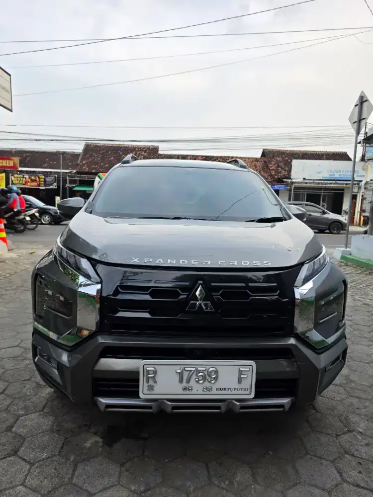 Xpander cross matic tahun 2023