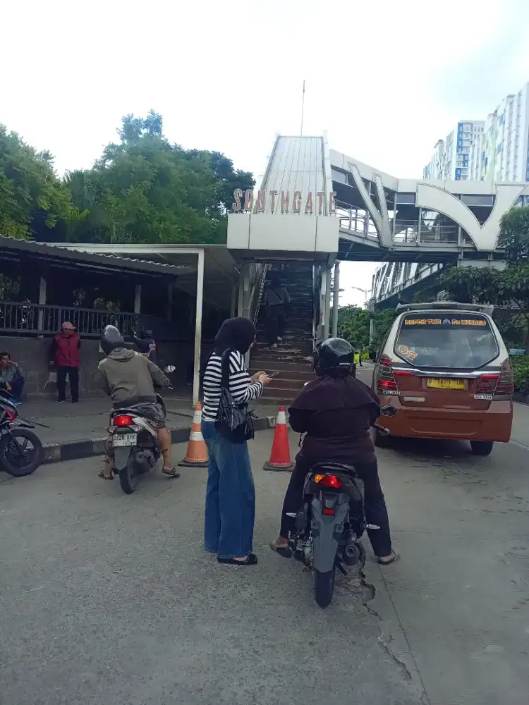 Kerja harian perempuan atau laki2 usia 60-65
