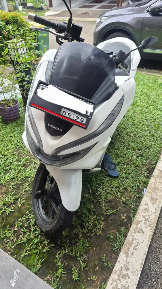 Honda PCX 2019 Warna Putih BSD Tangsel