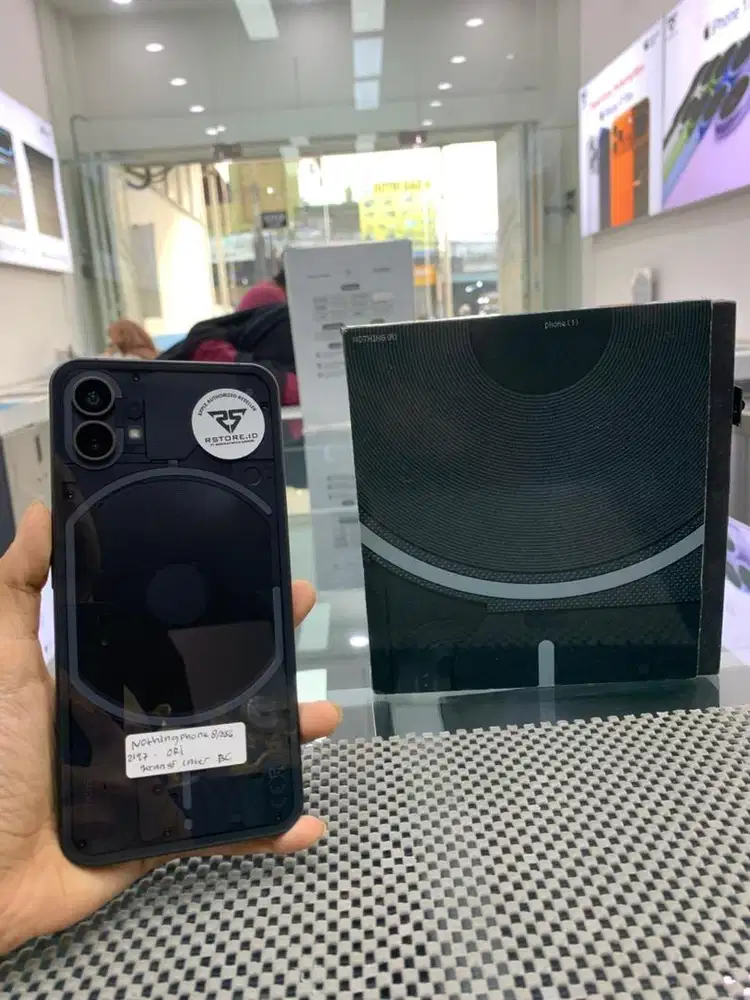 Nothing phone 1 8/256Gb fullset, ex garansi internasional bea cuaki