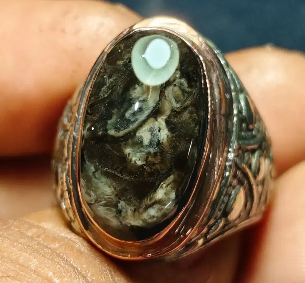 Natural Basaltic Glass  / Bulu Macan Lumajang