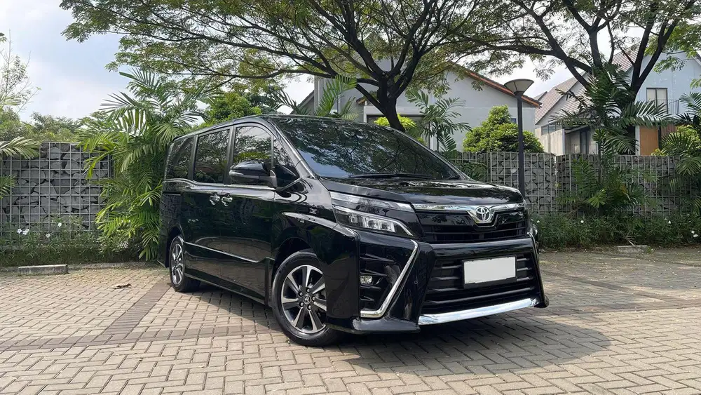 (CASH) Toyota Voxy 2020 KM 63ribu pajak 1 tahun panjang