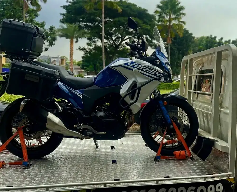 Kawasaki Versys 300 2025 Blue Candy