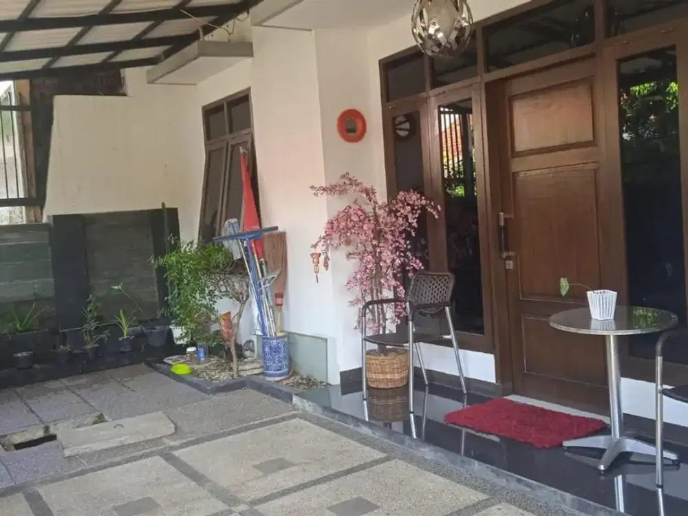 Siap Huni! Rumah Hadap Selatan di Bandung – Luas Bangunan 220m2