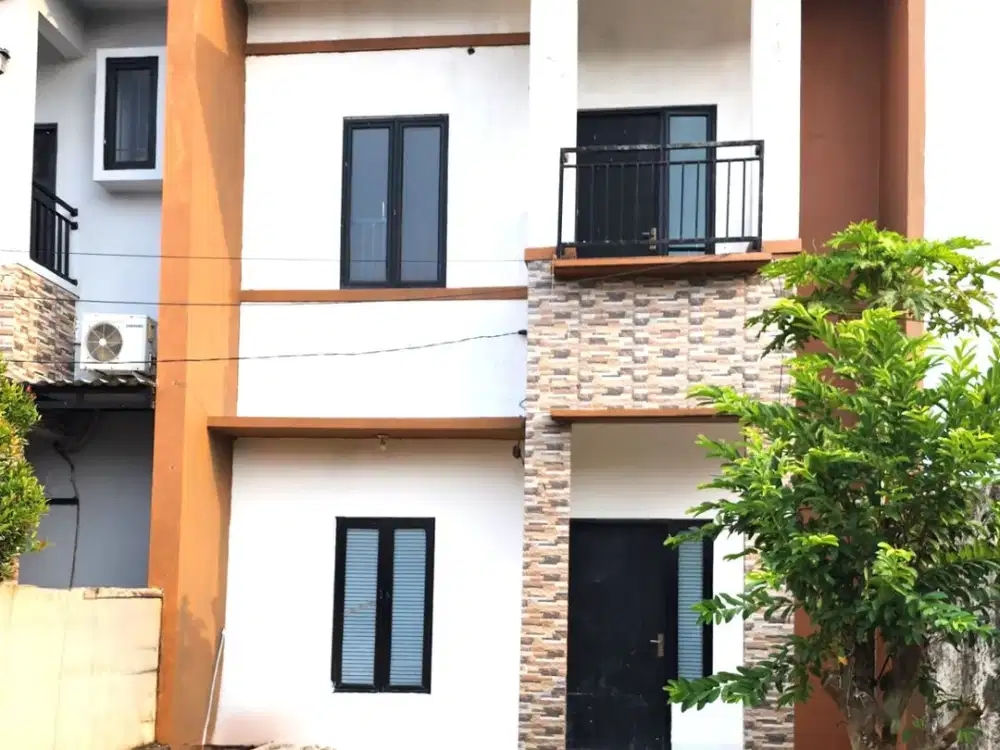 Rumah 2 Lantai 3 Kamar Tidur di Kaisar Mansion Blok B1, Karawaci, Tangerang - Harga di Bawah 760 Jt