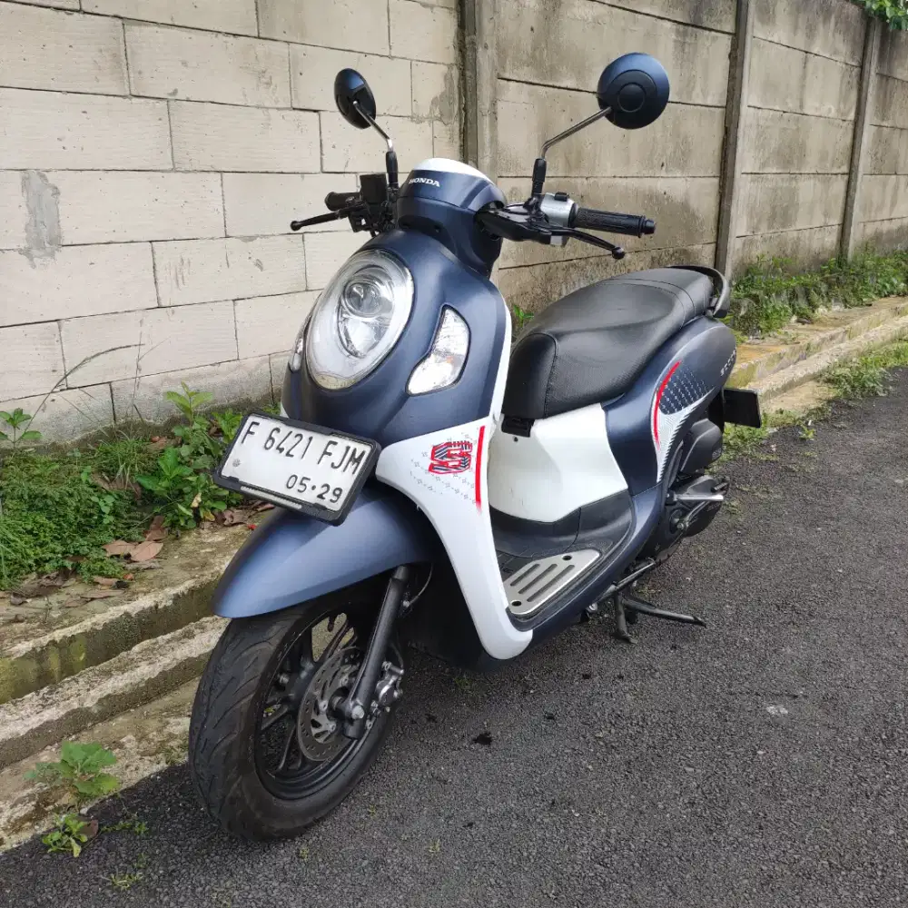 Scoopy CBS ISS tahun 2024 dijual surat lengkap Ciomas Bogor