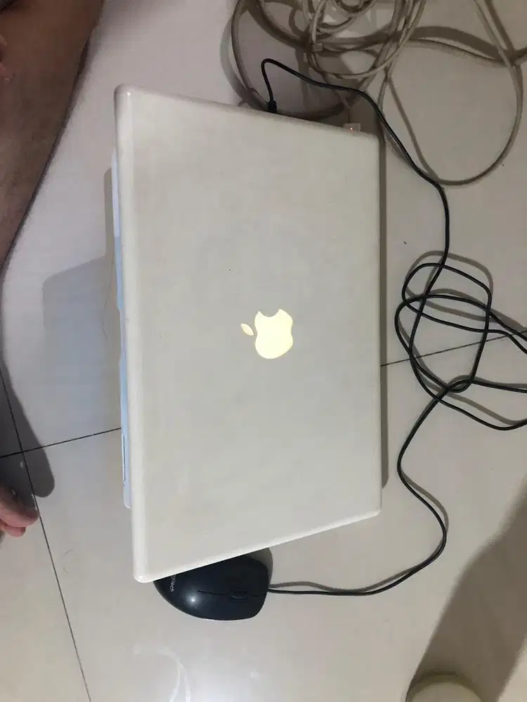 Apple Macbook 4.1 White Putih RAM 4GB GOOD CONDITION