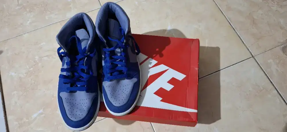 Jual Air Jordan 1 Mid SE uk.40,5