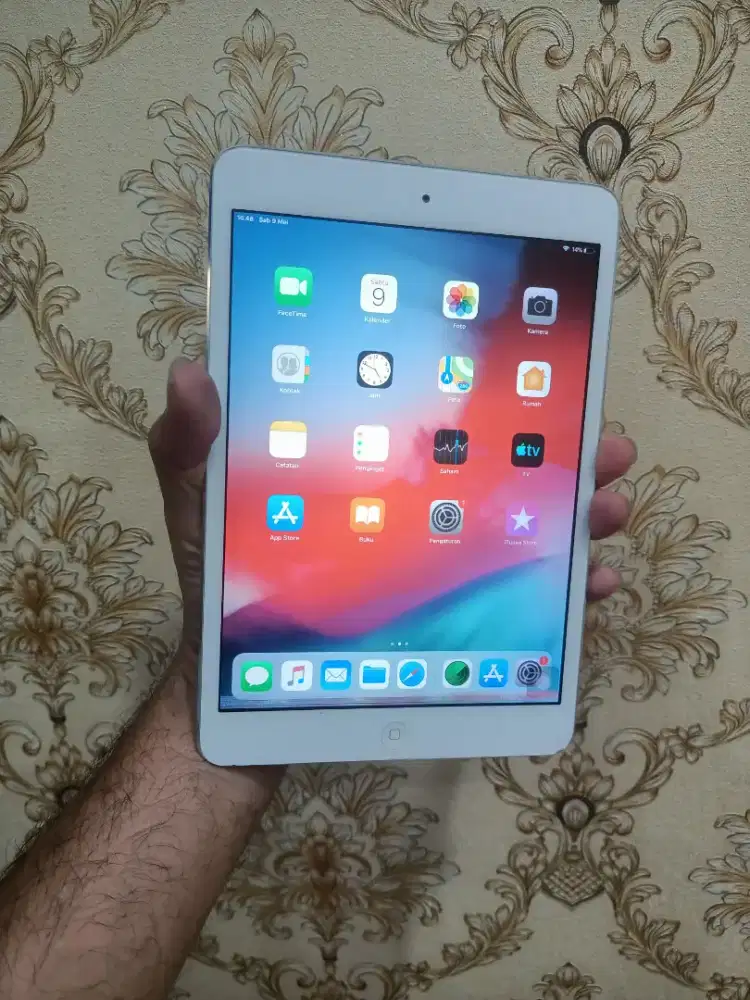 iPad mini 2 wifi only 16gb minus layar garis2 yg d tandai SM cas aja