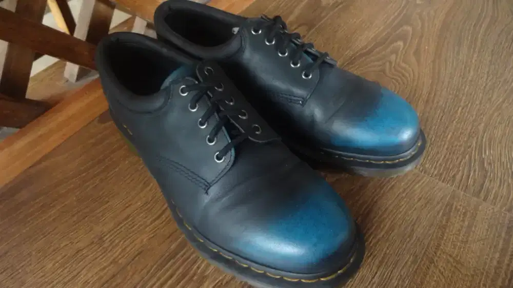 Dr Martens navy rub off vintage 8053