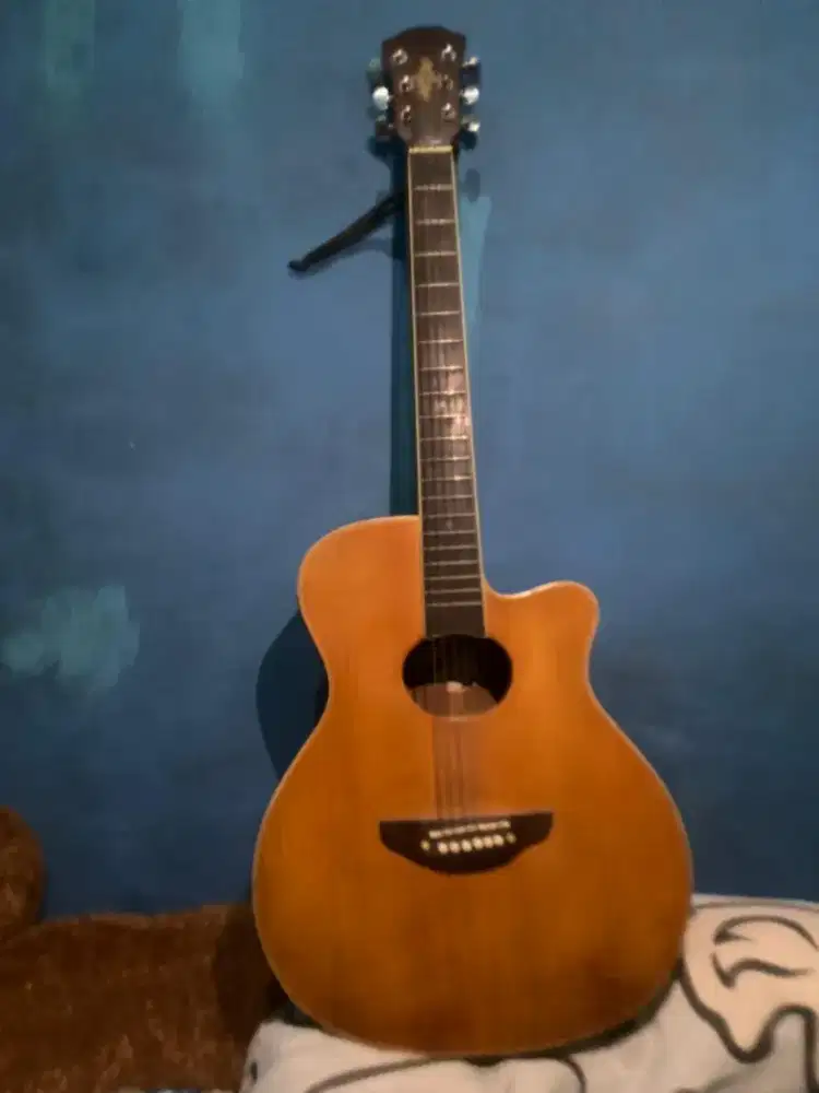 Jual gitar yamaha akustik