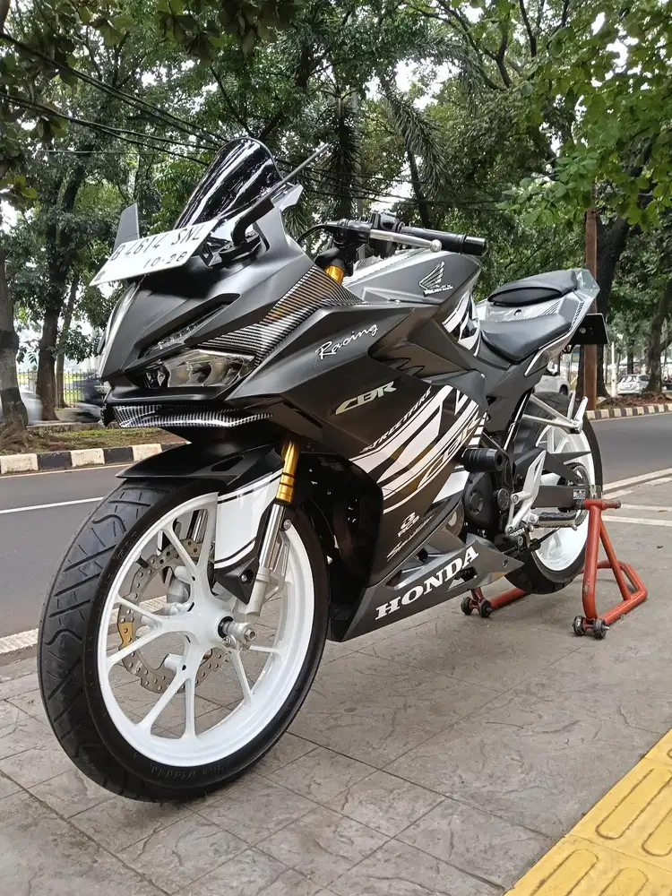 DP MINIM 1.500 CASH KREDIT NEW HONDA CBR 150R THN 2021 PAJAK IDUP