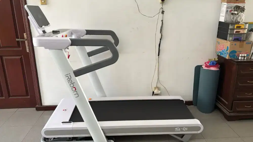 iReborn Quantum Q1 Smart treadmill