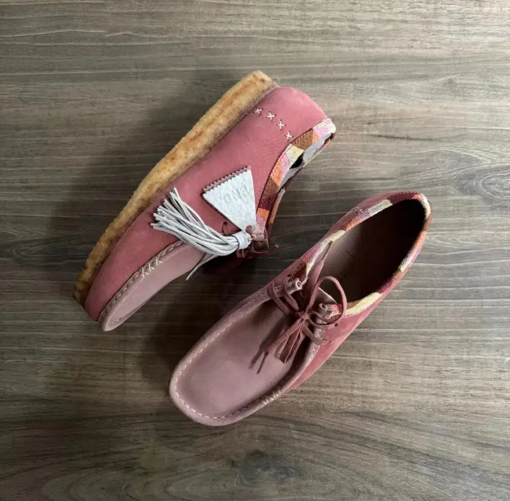 Clarks Wallabee X End “ Artisan Craft Pink “ Limited Edition Size 44