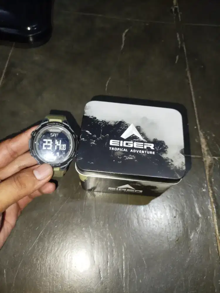 Jam tangan Eiger Helicon mulus fullset