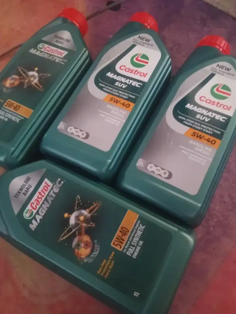 Oli mesin mobil Castrol
