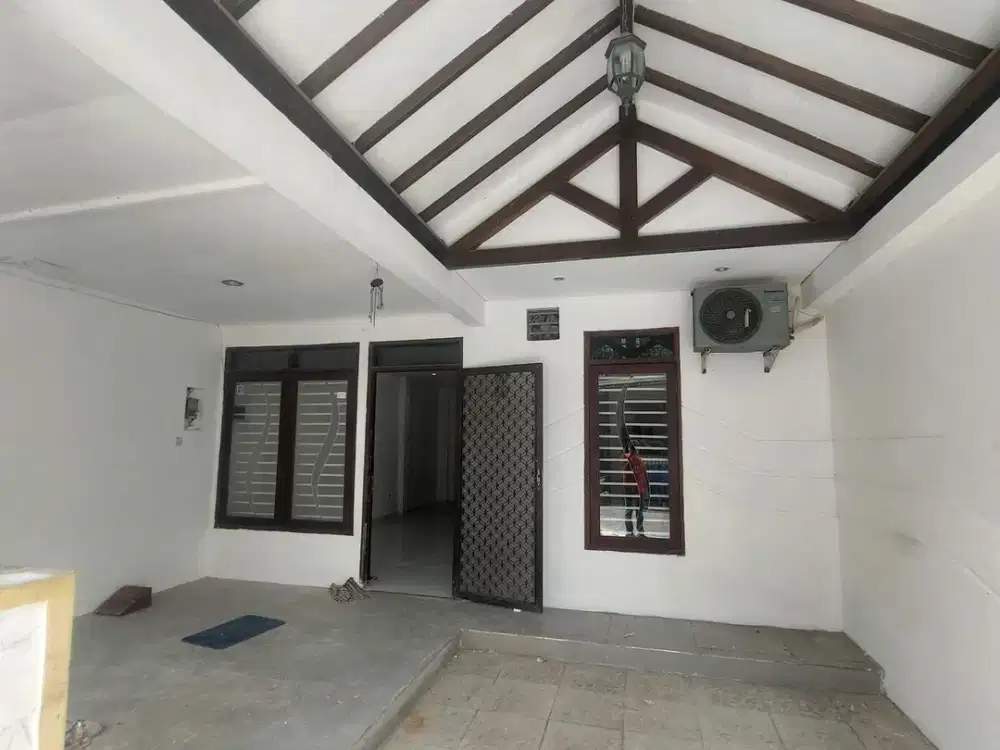 Disewakan Rumah Babatan Pratama Wiyung 2LT 3KT LT90m Dekat Pakuwon Mall Siap Huni Surabaya Barat