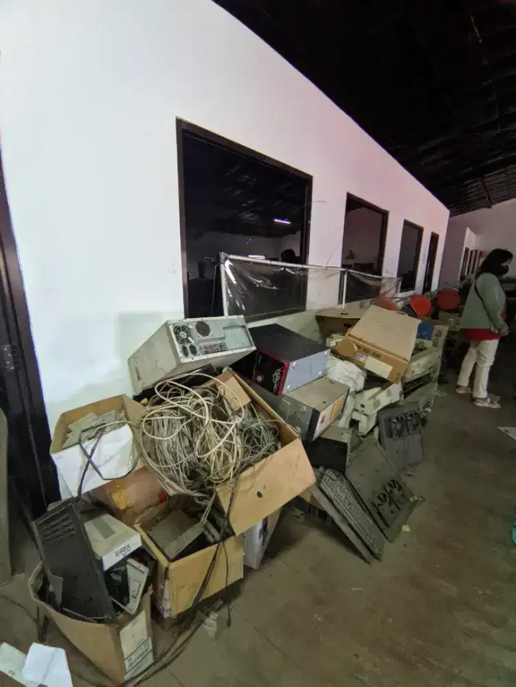 Menerima Elektronik bekas