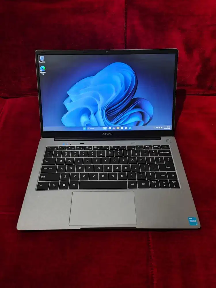 Laptop Advan WorkPro Core i2-1220p / 8GB / 256GB / Layar 14 / Fullset