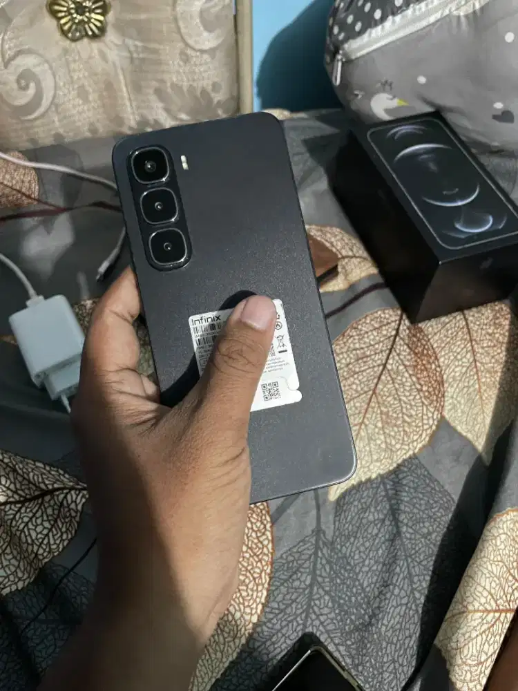 Infinix hot 60i 8/256 gb