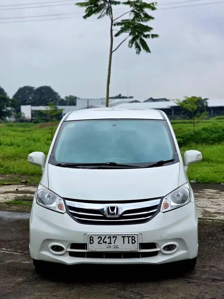Honda Freed PSD AT 2014. AC Doubel. istimewa.