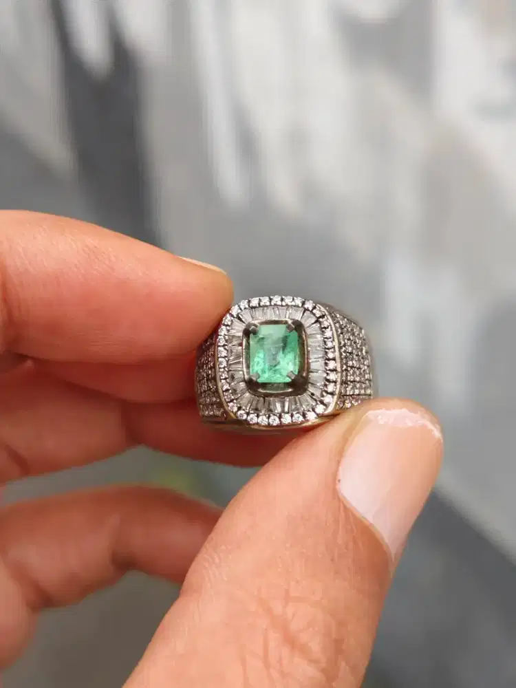 Natural Emerald Beryl Zamrud Colombia Kristal Sertifikat SKY LAB