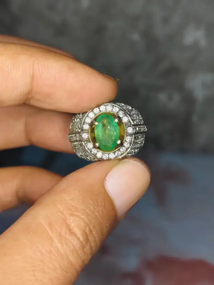 Natural Emerald Beryl Zamrud Russia 1.98ct Open Color Kristal Memo WGL