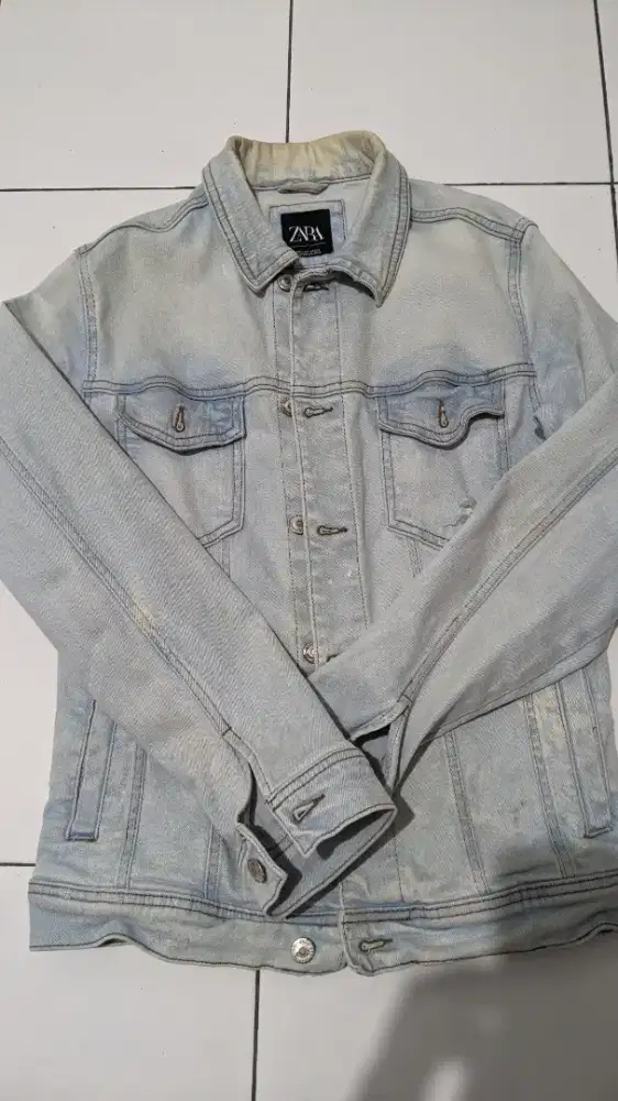 Zara denim jacket ripped washed jeans original