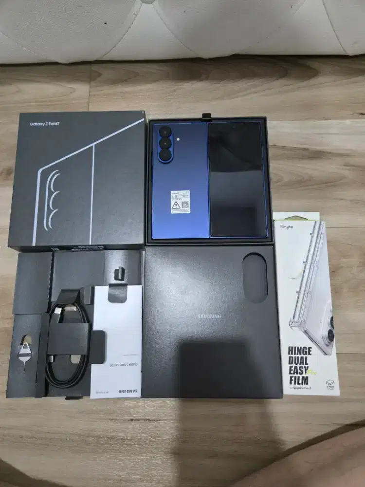 Fold 7 12/256 mulus(pemakaian ada dikit bekas softcase bukan dent,NETT