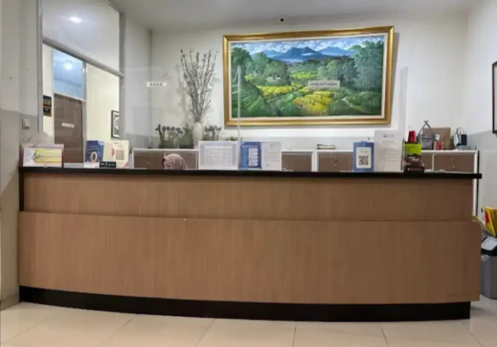 Di butuhkan admin wanita untuk klinik medis / umum