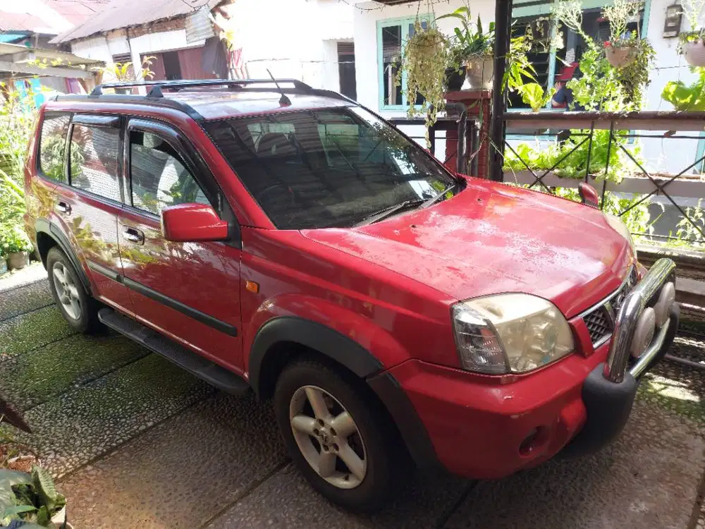 Nissan X-Trail T30 2.5 SST 2005 Warna merah