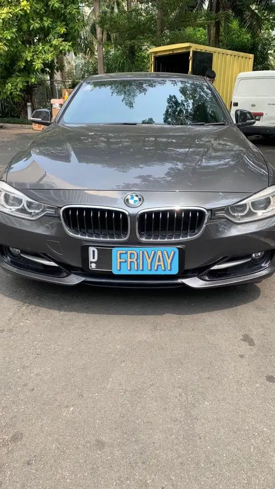 BMW 320i sport AT