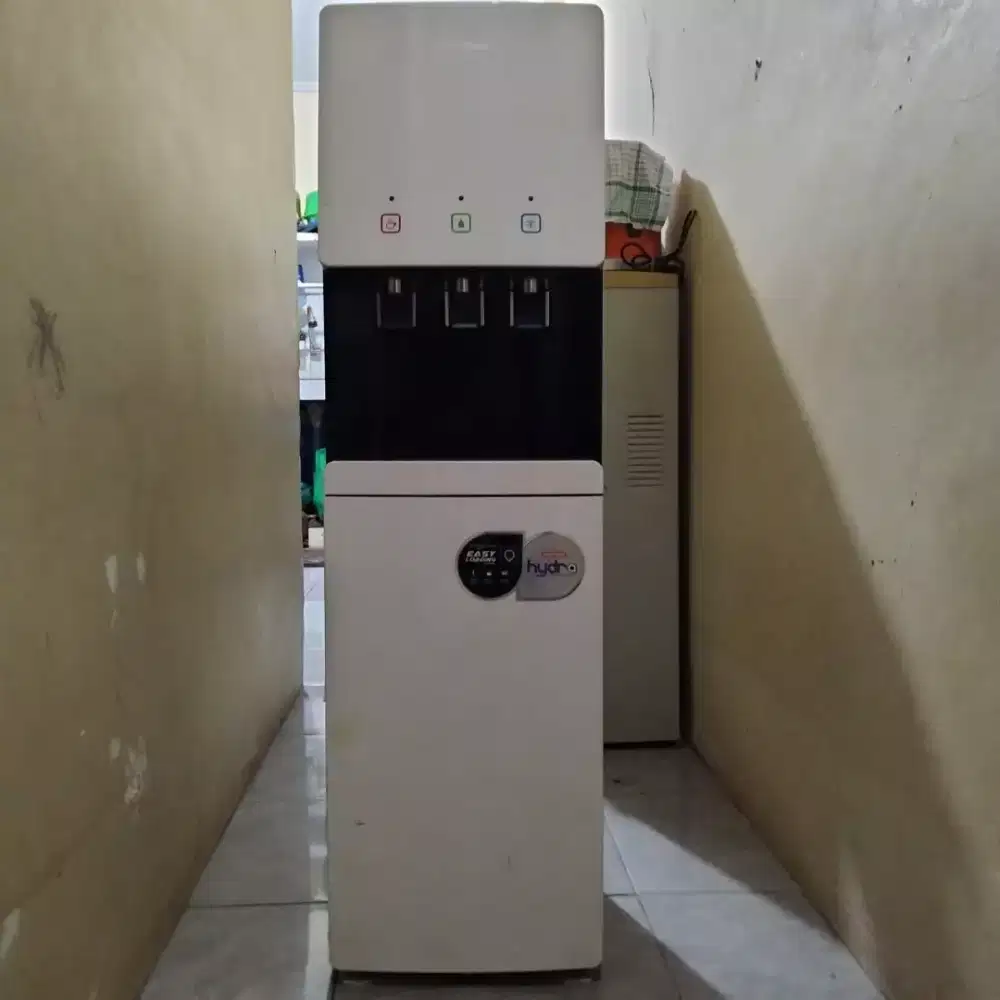 Dispenser dingin dan panas