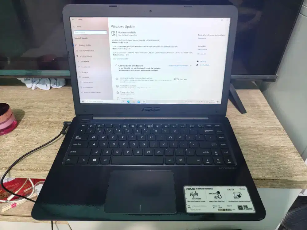Laptop Asus E402Y Like New Cakep Siap Pake