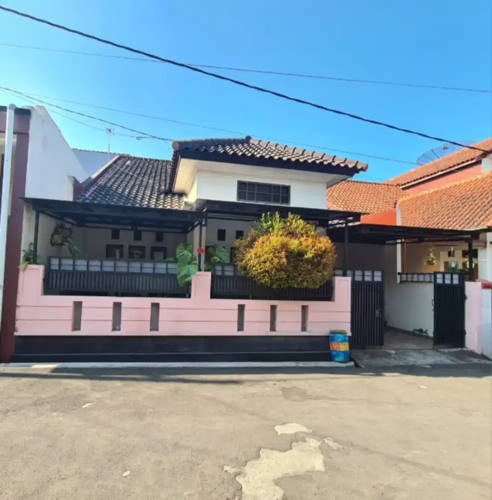 Jual Cepat Rumah Lokasi Strategis Siap Huni