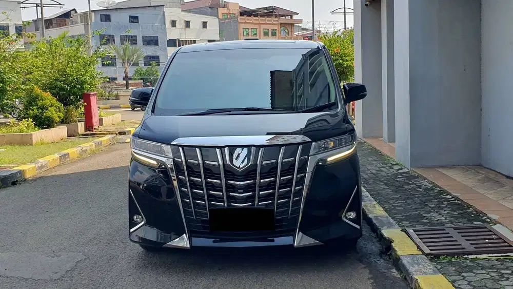 Toyota Alphard 2.5 G Pilot Seat AT Hitam 2018 Low Km Record Garansi