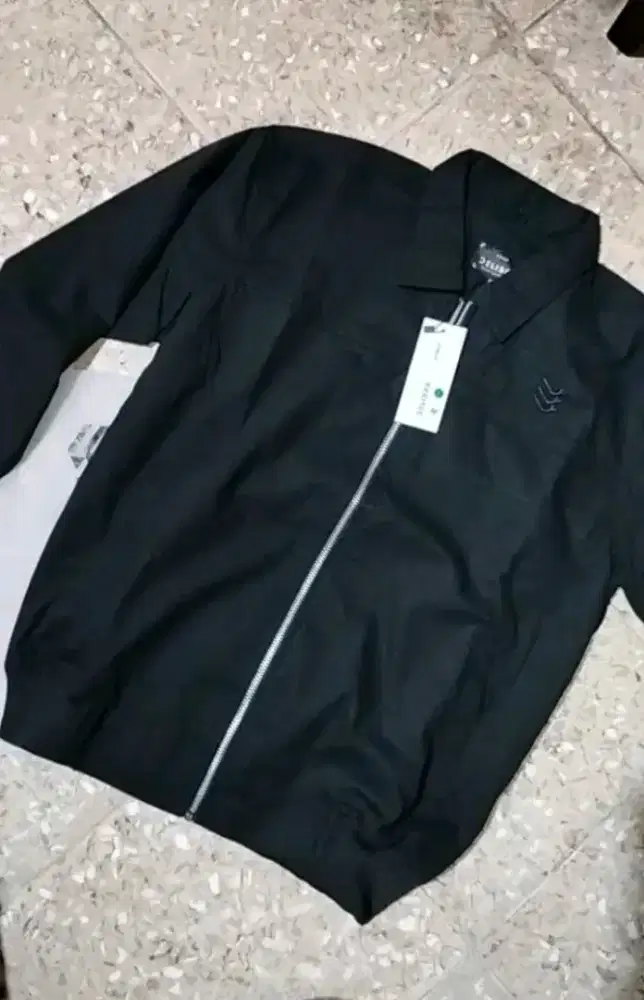 JAKET DELIBRA SIZE L MASIH BARU