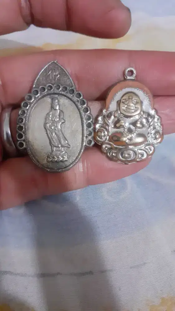 Jual liontin dewi kuan im dan liontin buddha materay